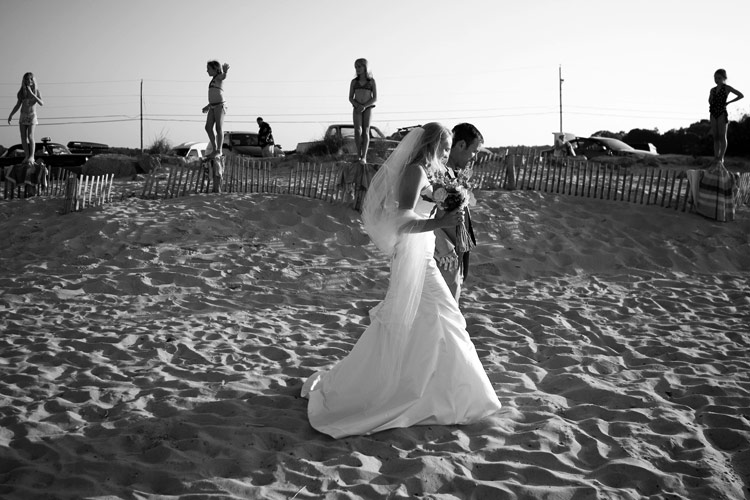 beach wedding photos in Cohasset, Massachusetts.